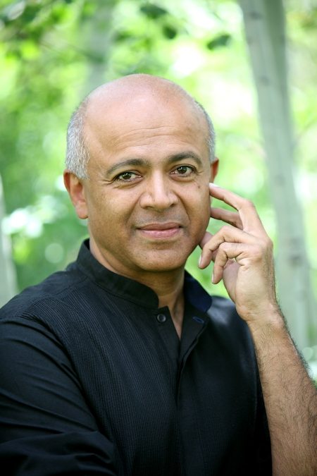 Abraham Verghese headshot