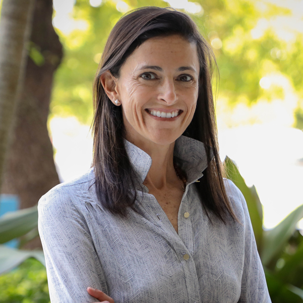 About Veronica Diaz, MD